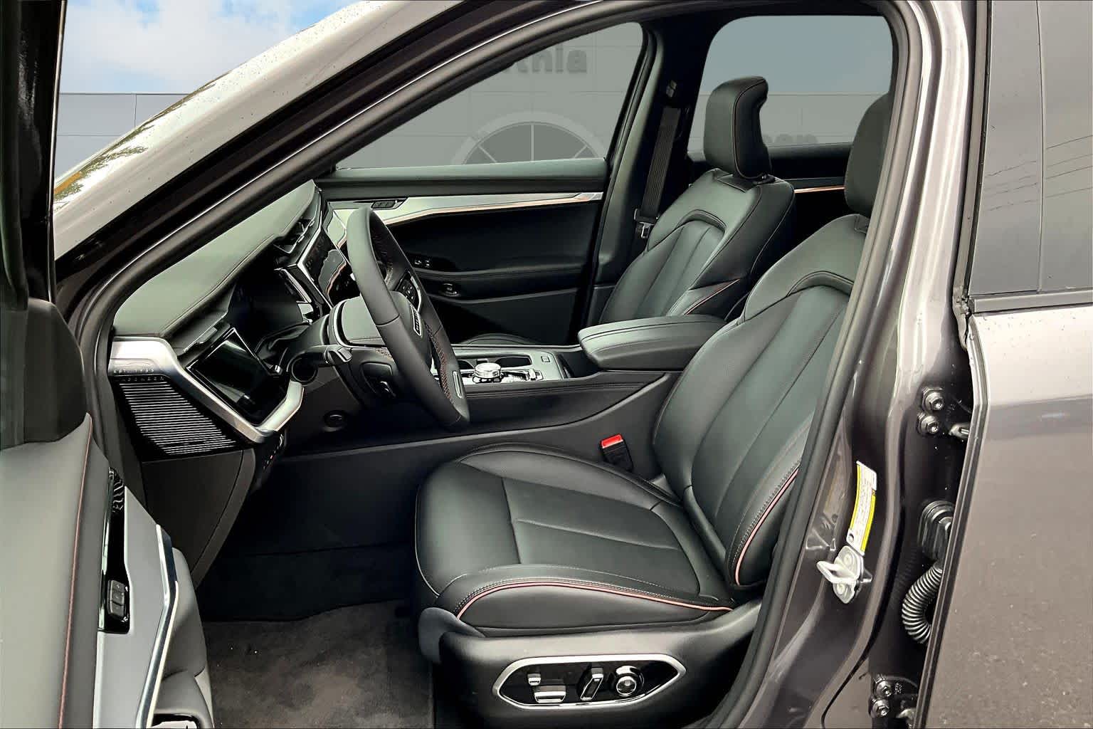 Thumbnail: 2025 Jeep Wagoneer S - 10