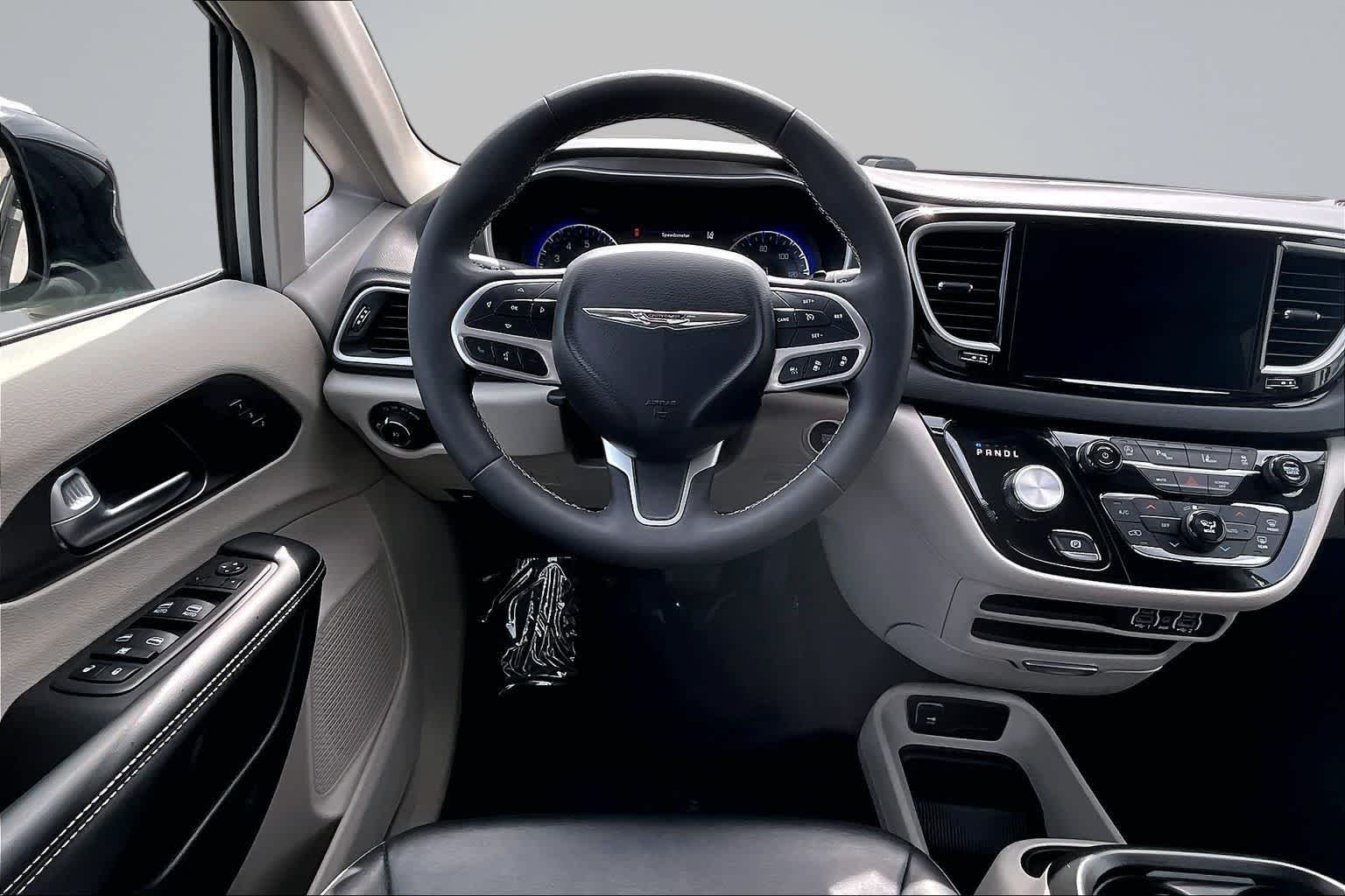 Thumbnail: 2024 Chrysler Pacifica - 15