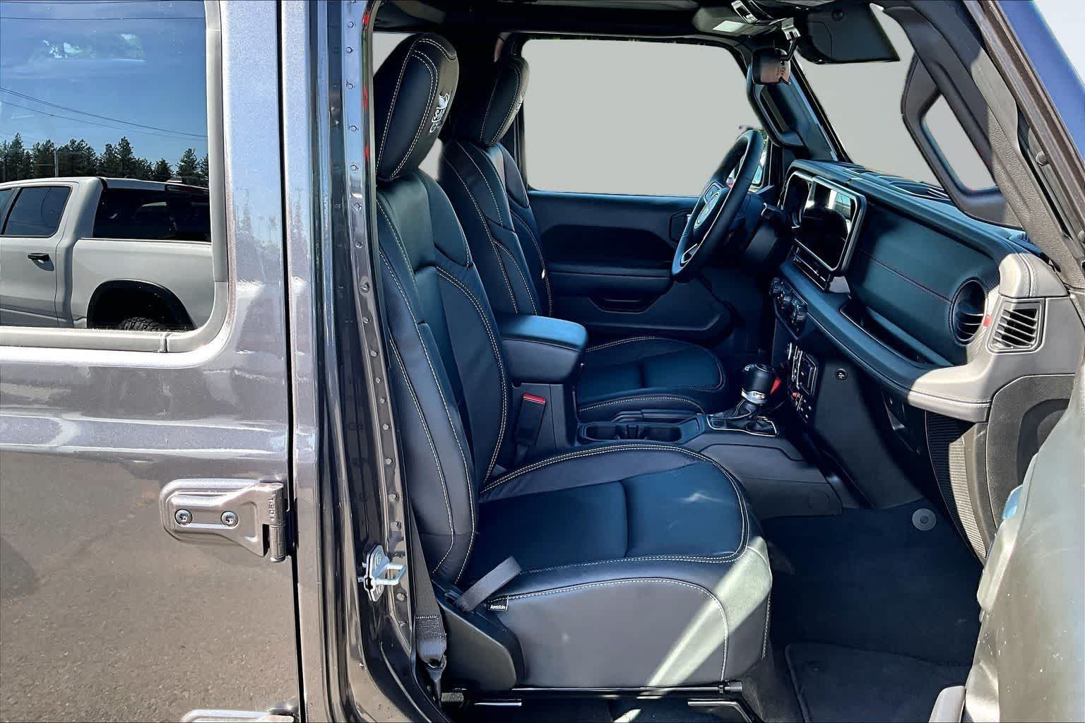 Thumbnail: 2025 Jeep Wrangler - 13