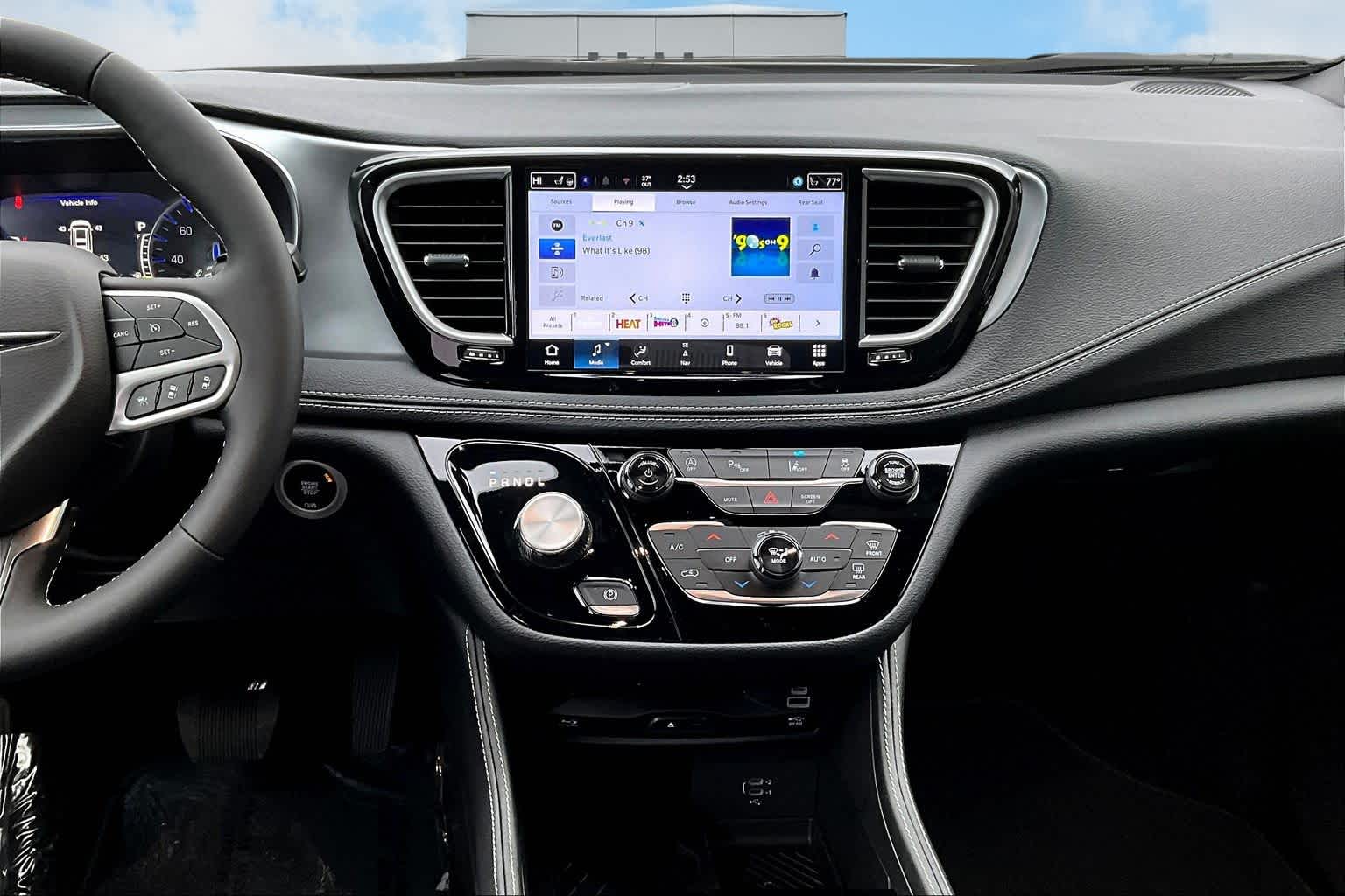 Thumbnail: 2026 Chrysler Pacifica - 16