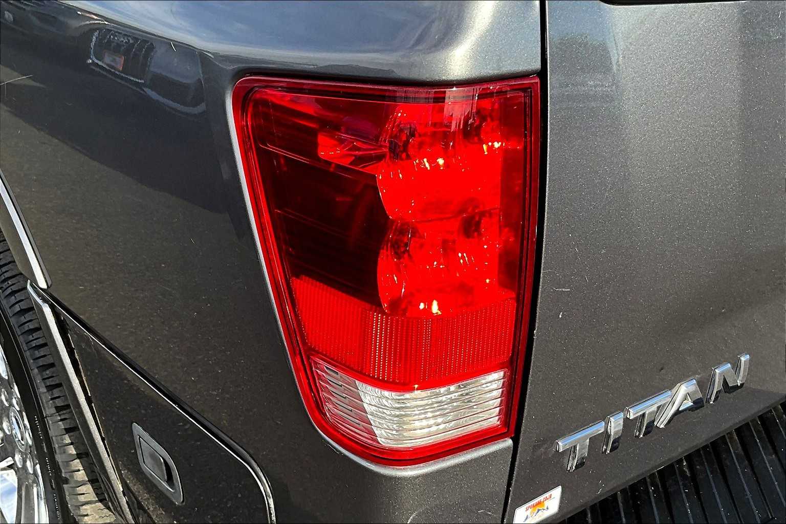 Thumbnail: 2014 Nissan Titan - 32