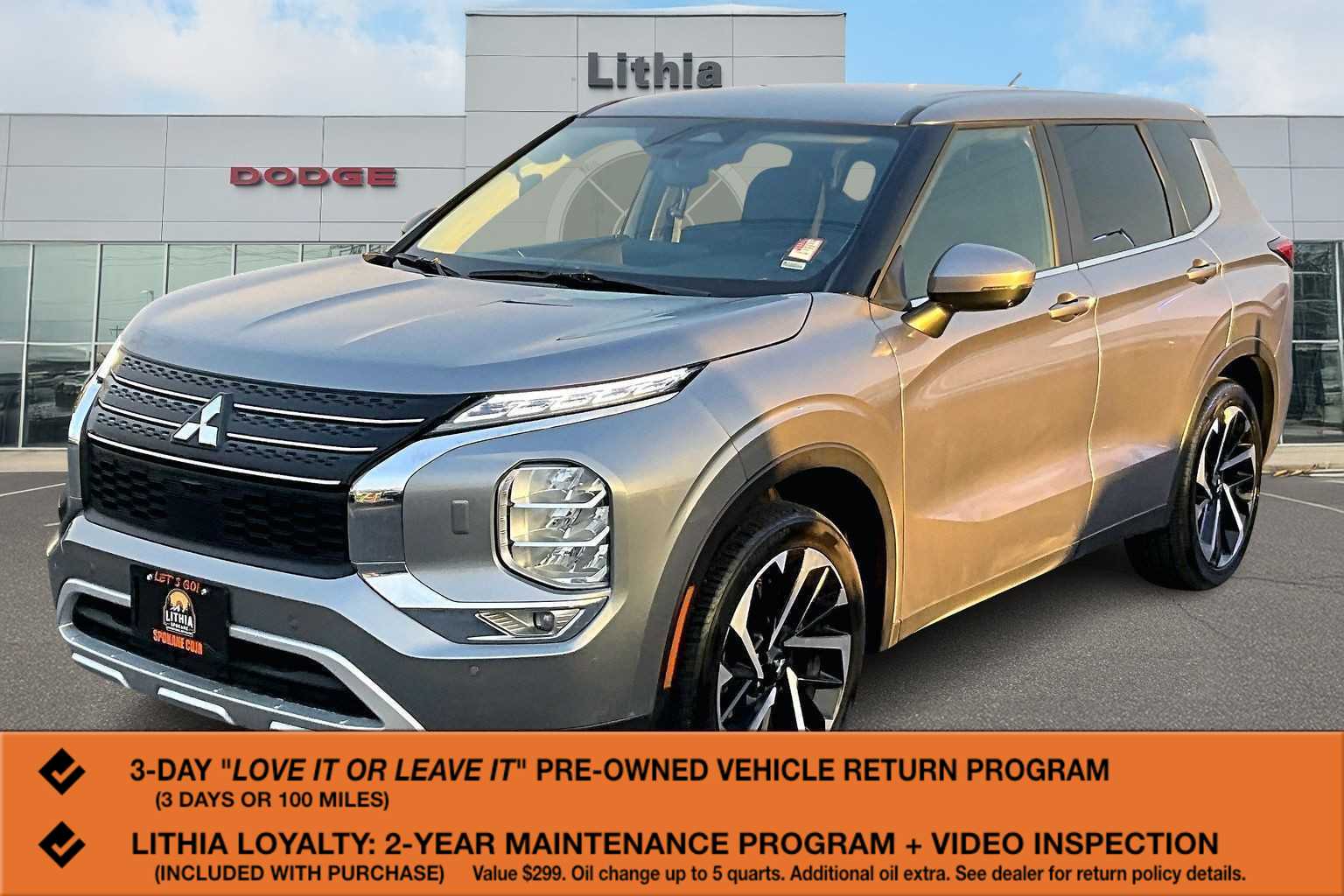 2024 Mitsubishi Outlander SE's photo