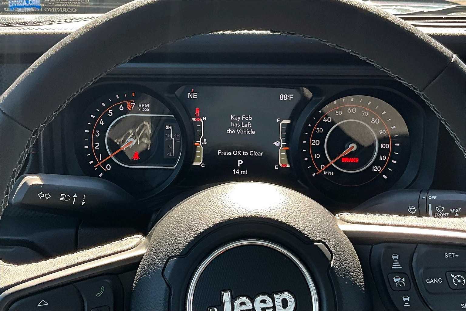 Thumbnail: 2025 Jeep Gladiator - 18