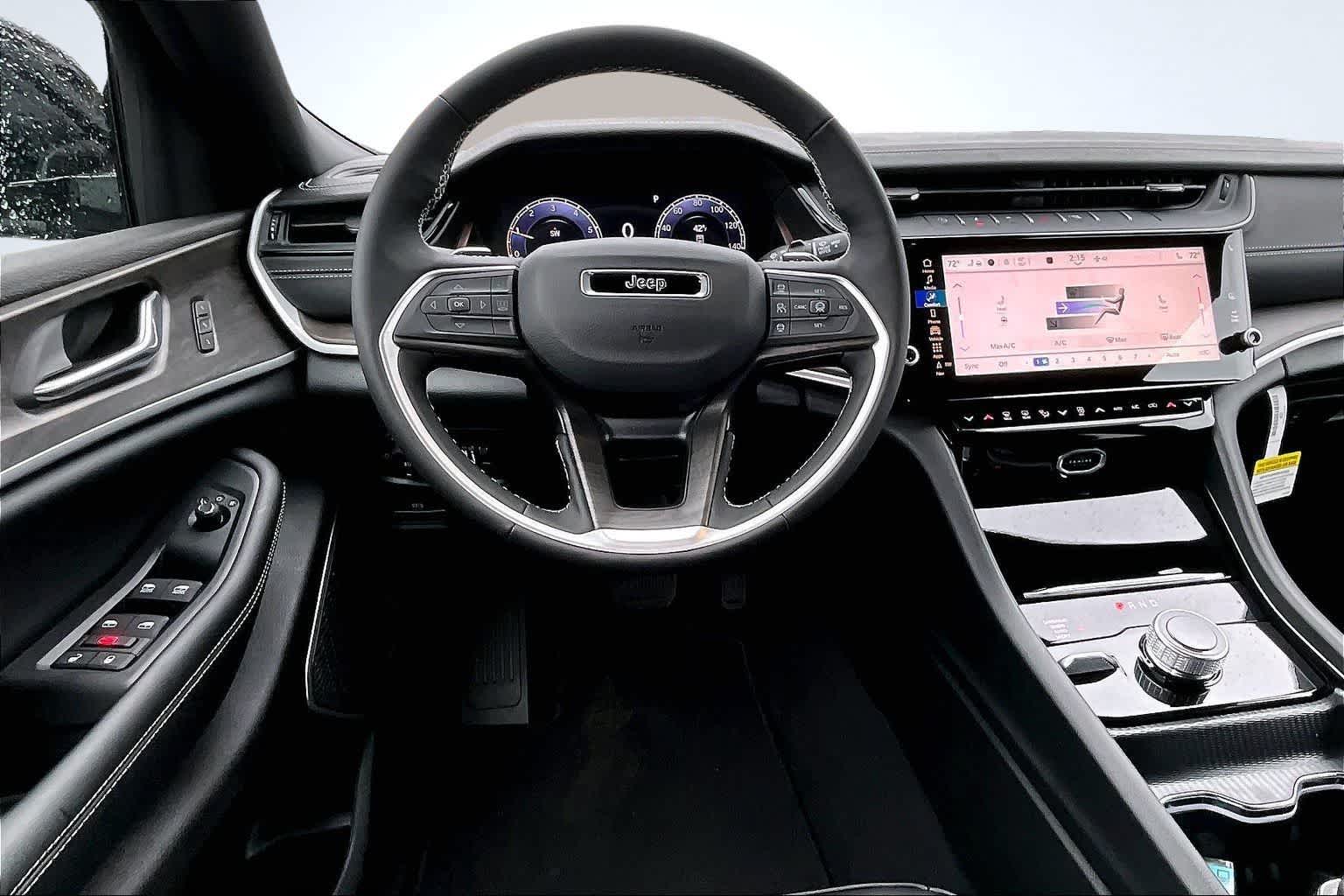 Thumbnail: 2026 Jeep Grand Cherokee - 14