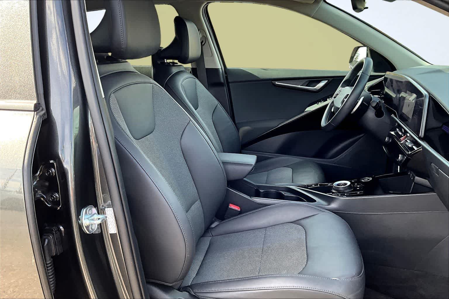 Thumbnail: 2024 Kia Niro - 14