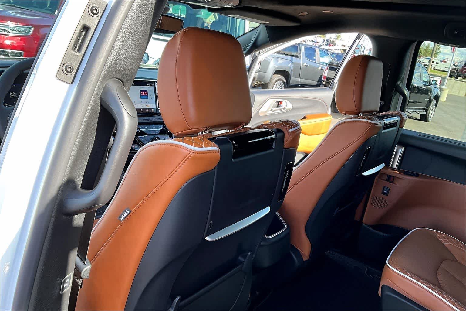 Thumbnail: 2026 Chrysler Pacifica - 12