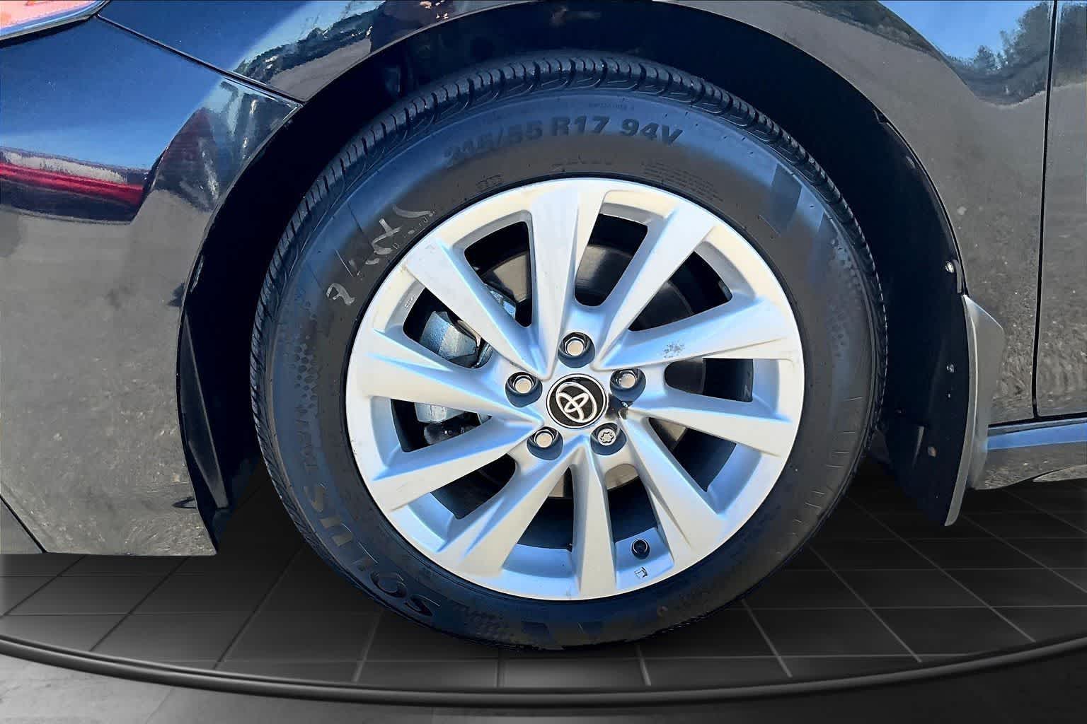 Thumbnail: 2024 Toyota Camry - 8