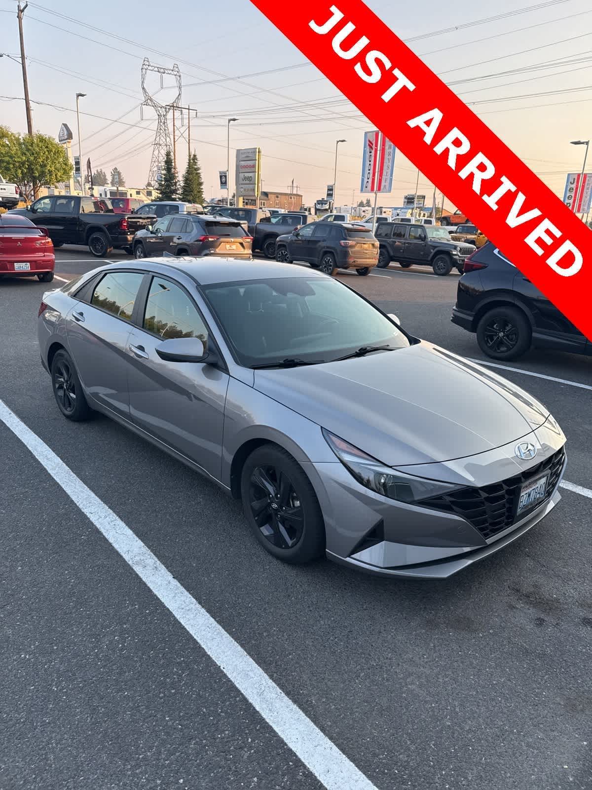 Thumbnail: 2021 Hyundai Elantra - 4