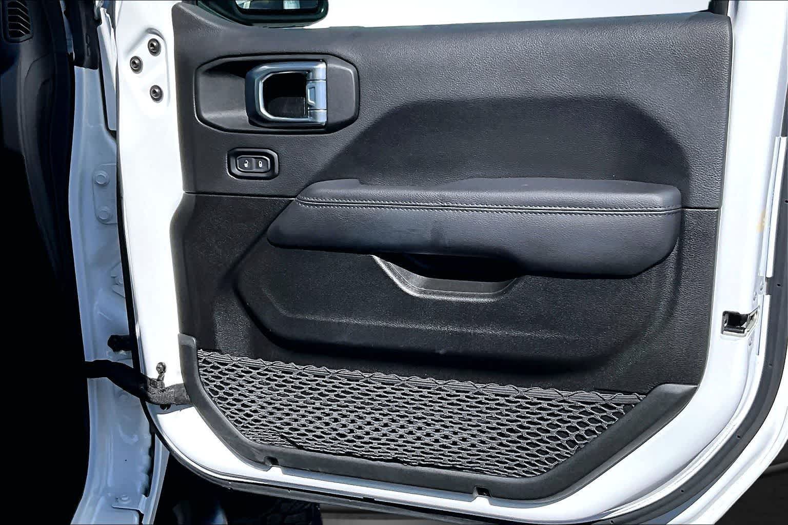 Thumbnail: 2023 Jeep Wrangler - 28
