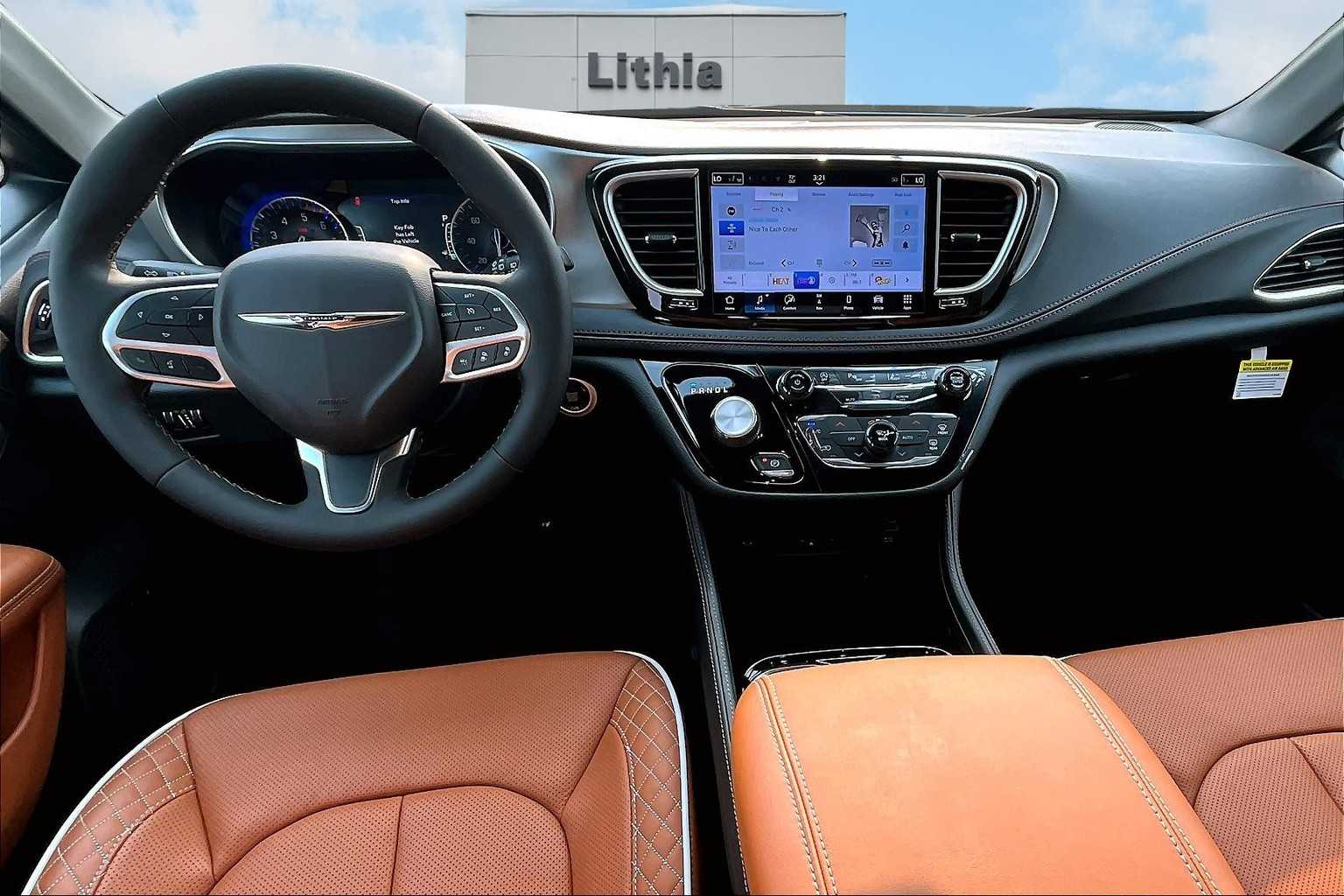 Thumbnail: 2026 Chrysler Pacifica - 10