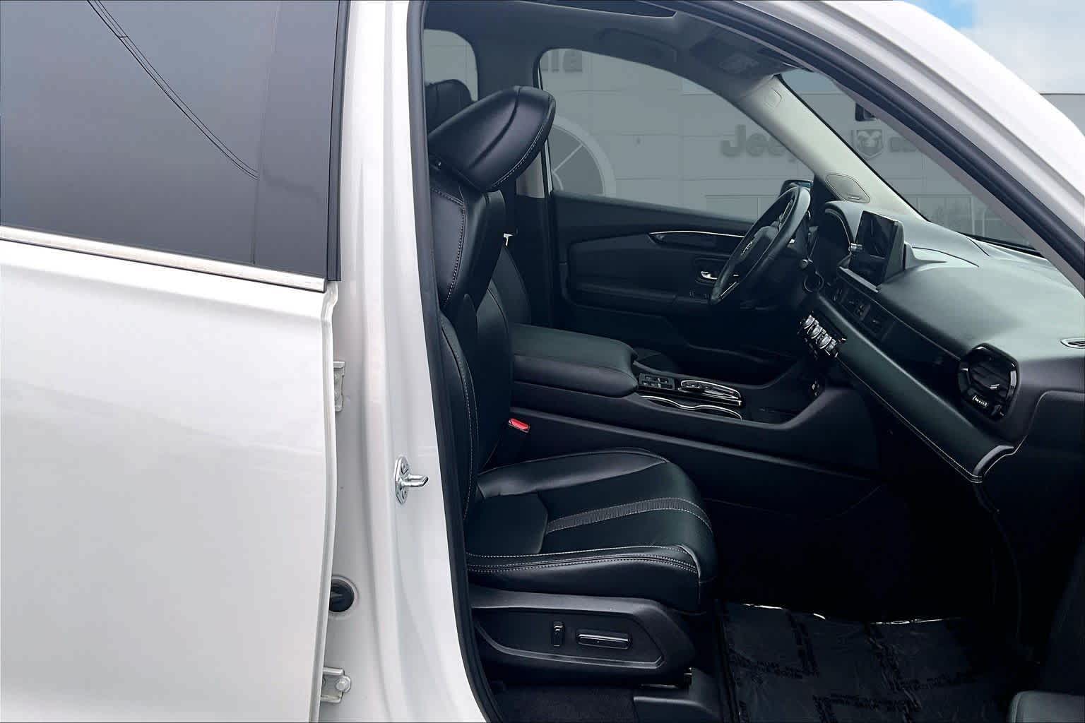 Thumbnail: 2023 Honda Pilot - 14