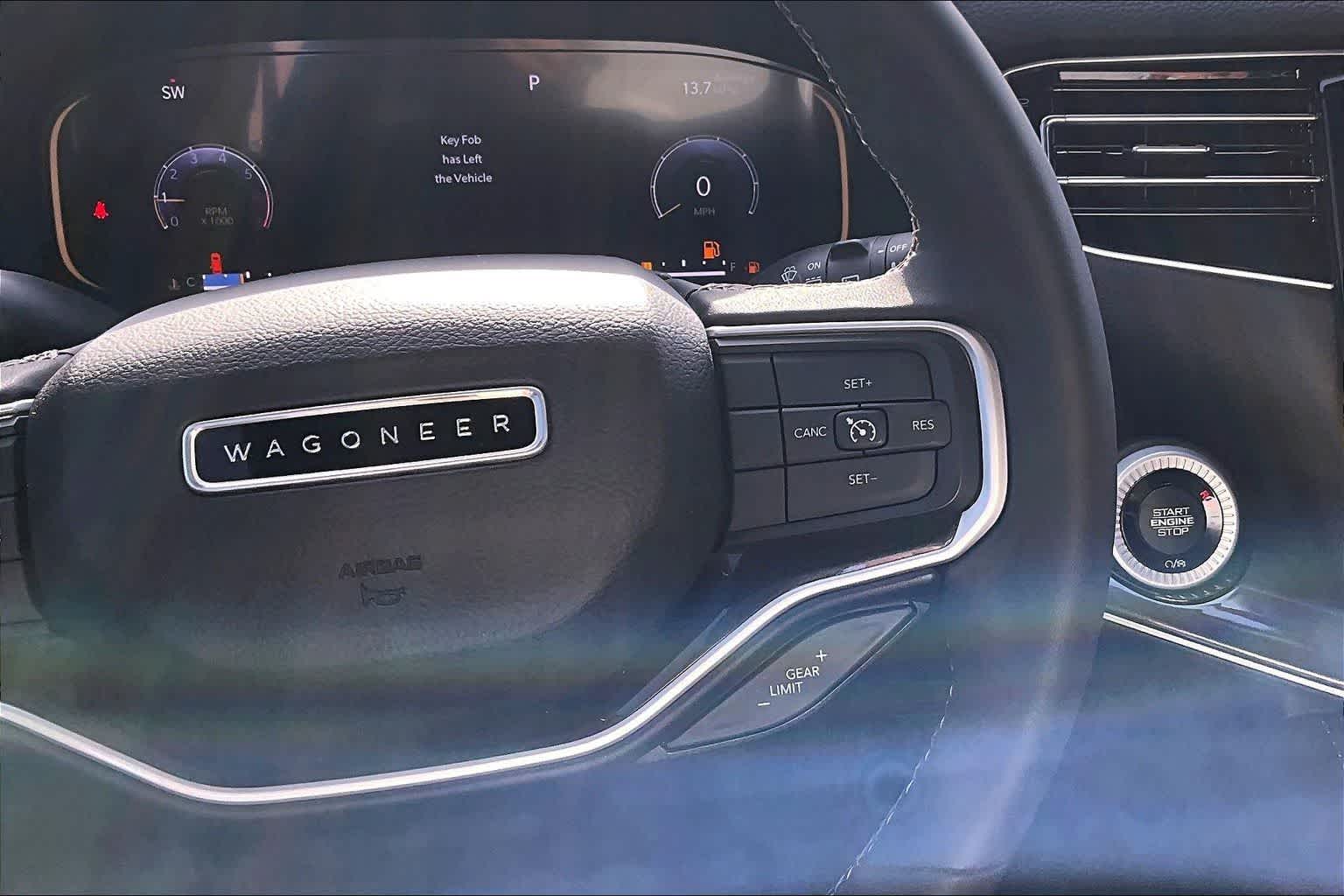 Thumbnail: 2022 Jeep Wagoneer - 25