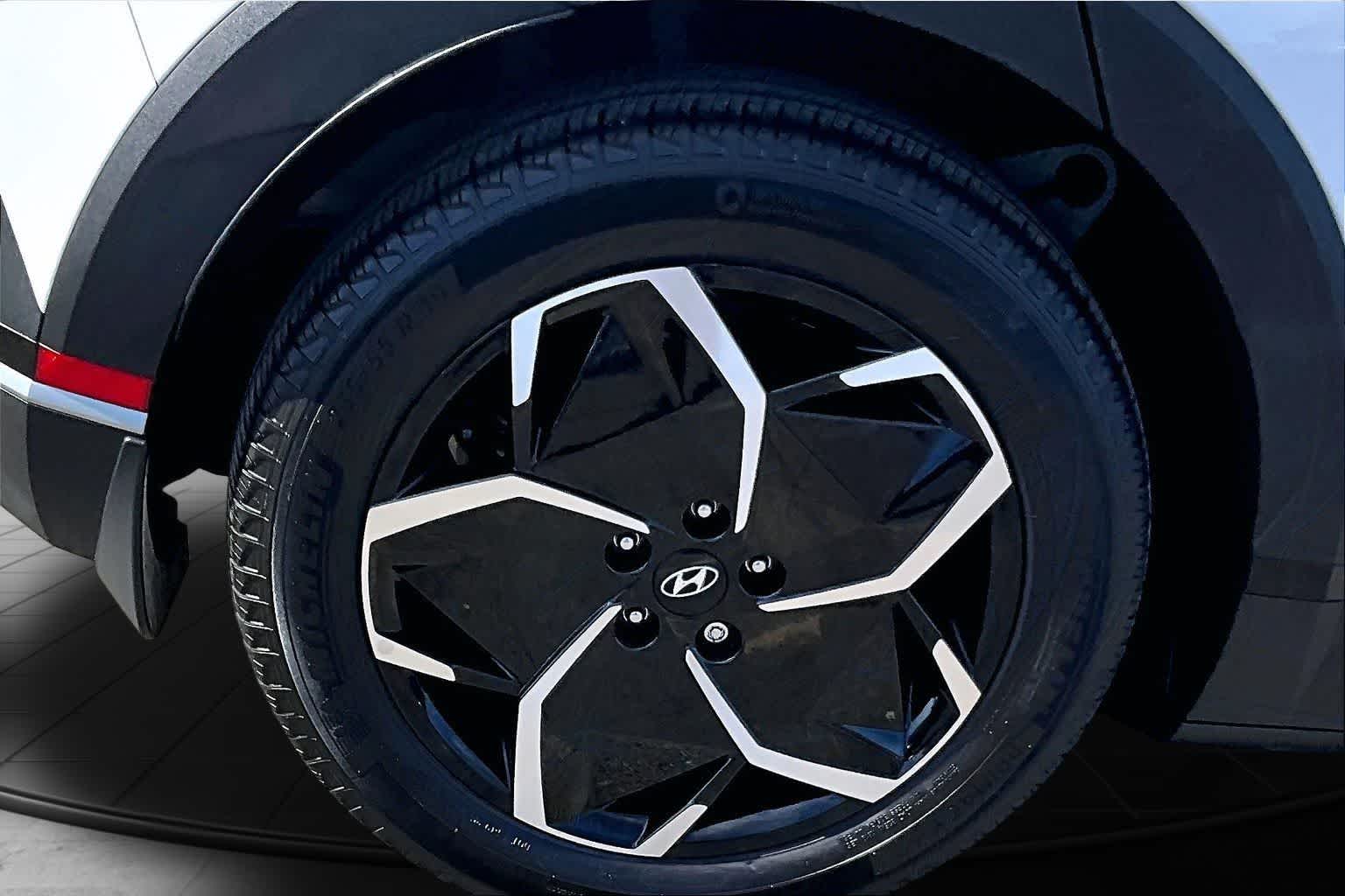 Thumbnail: 2023 Hyundai Ioniq 5 - 35