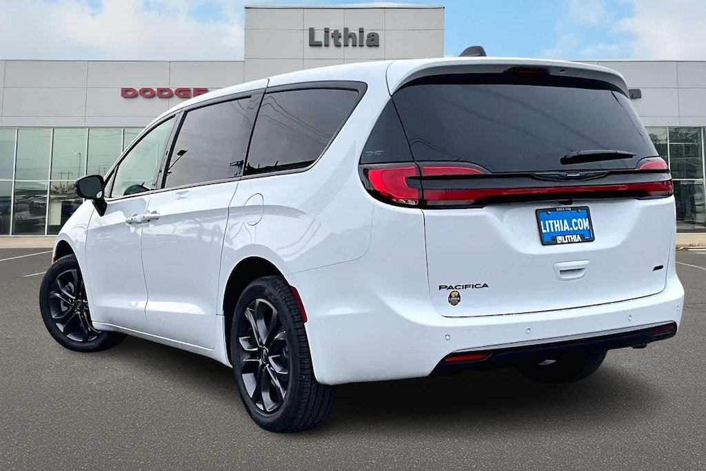 New 2026 Chrysler Pacifica Select Passenger Van