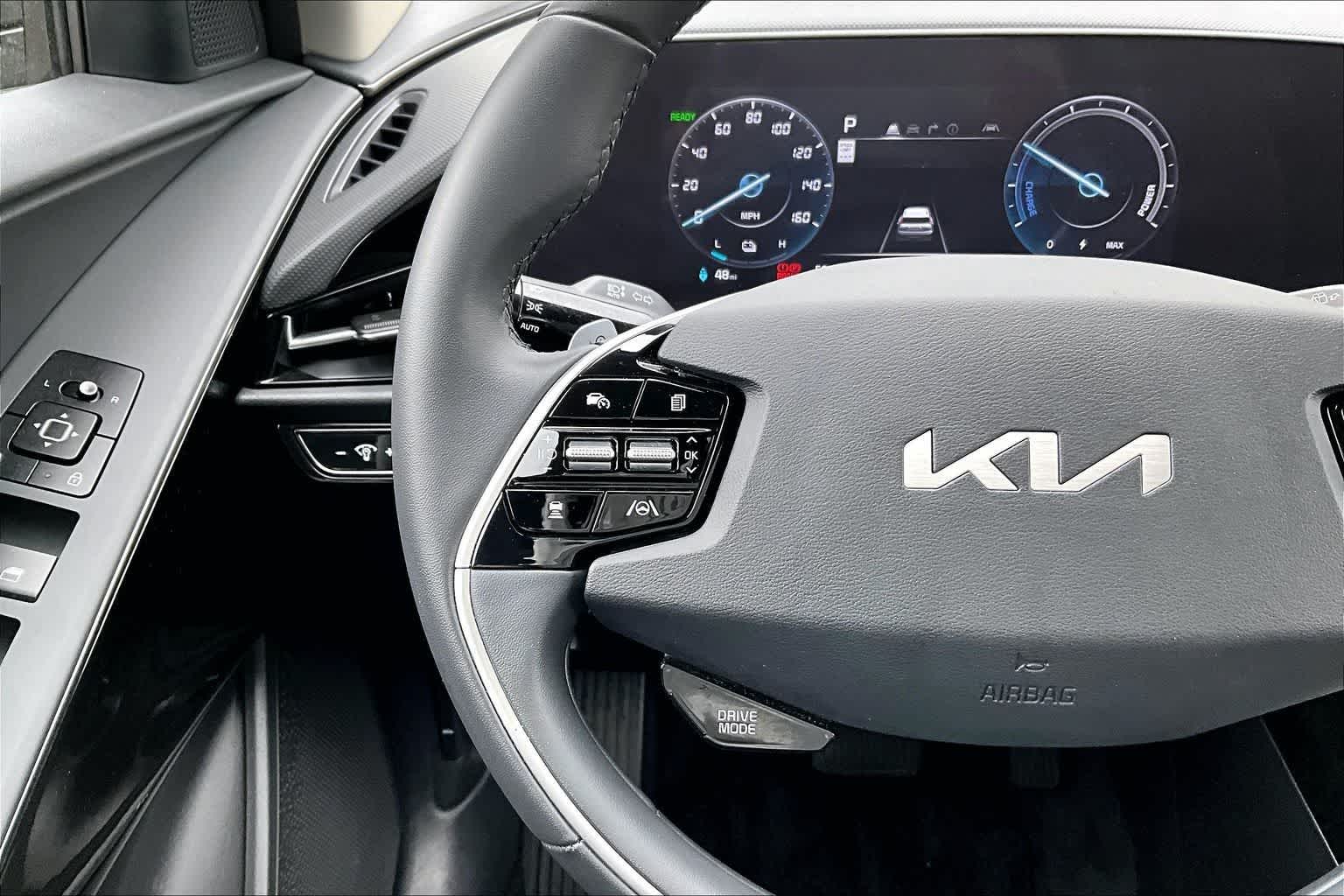 Thumbnail: 2024 Kia Niro - 25