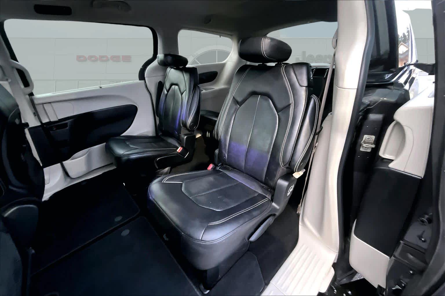 Thumbnail: 2022 Chrysler Pacifica - 13