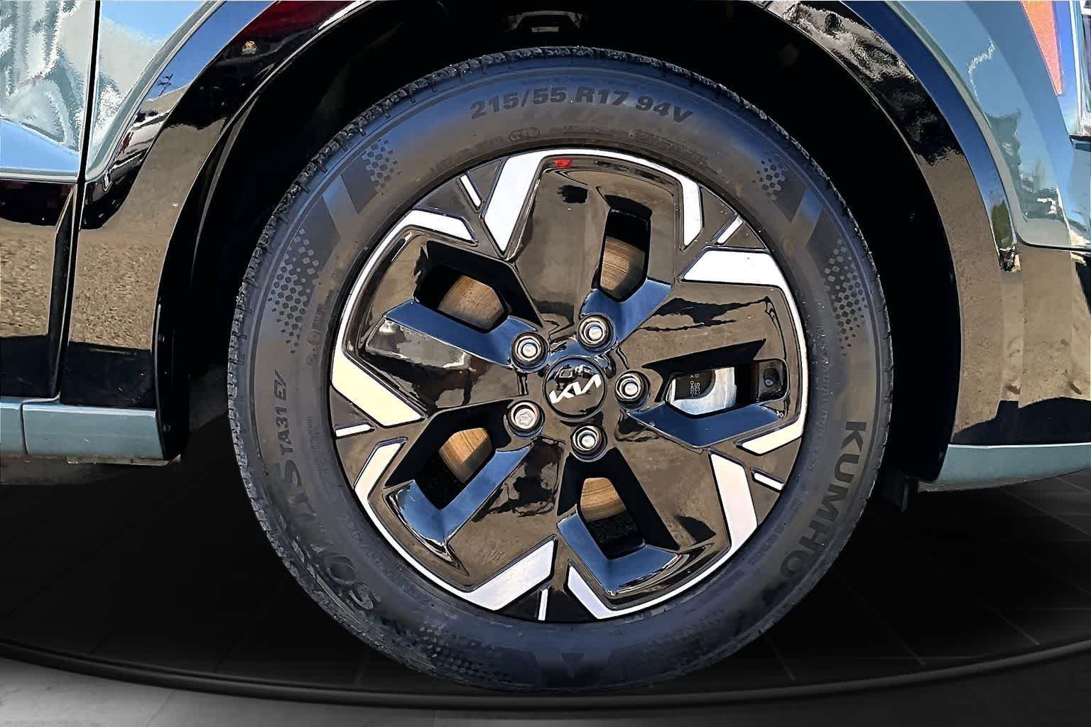 Thumbnail: 2024 Kia Niro - 34