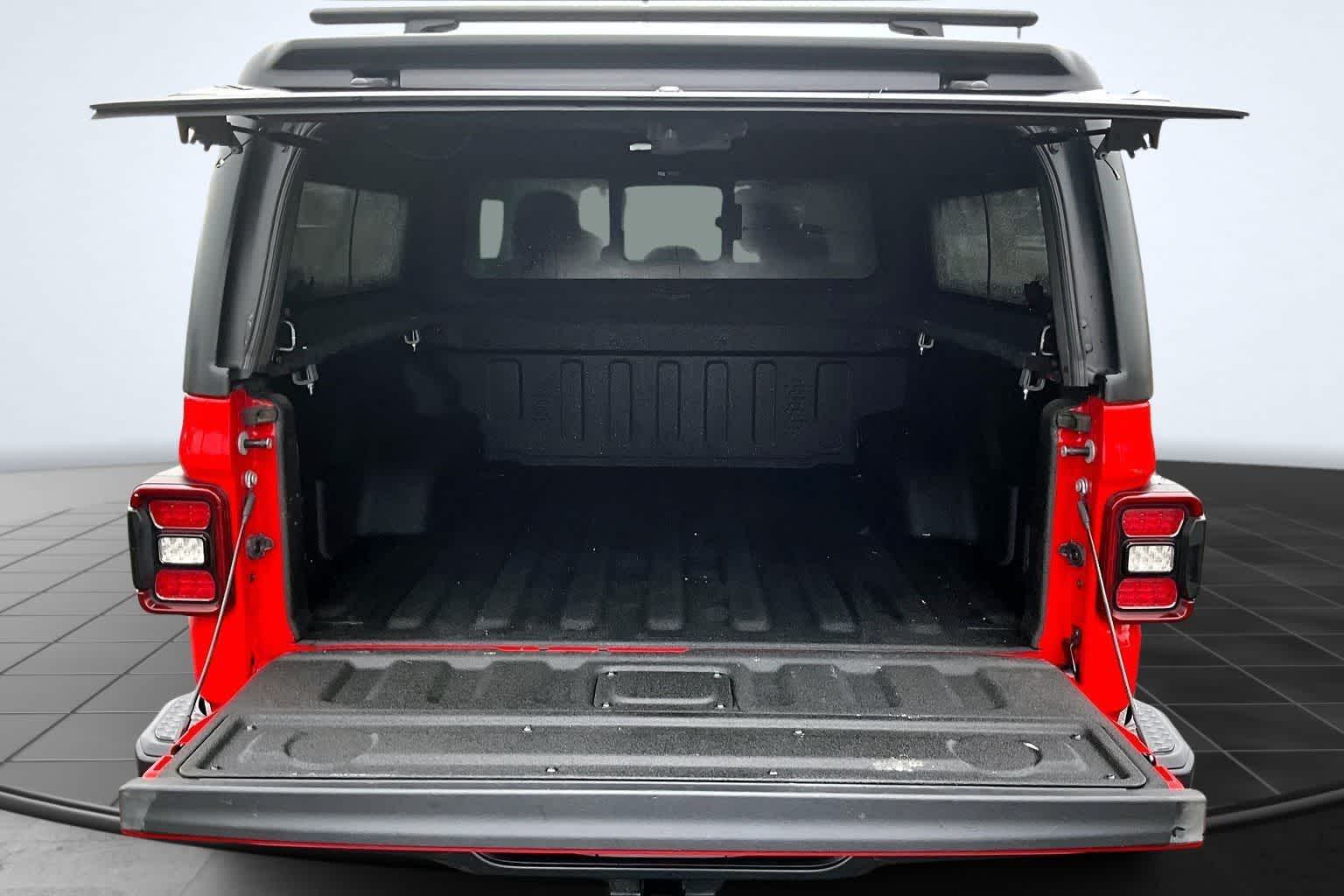 Thumbnail: 2021 Jeep Gladiator - 19