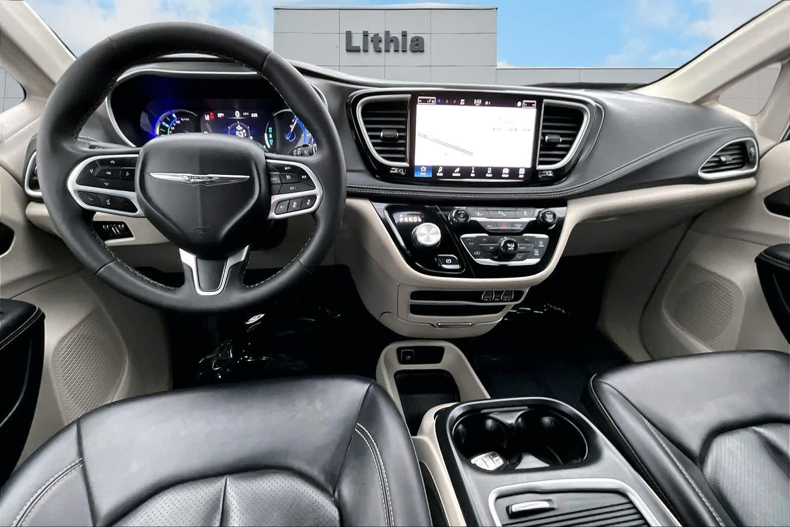 Thumbnail: 2024 Chrysler Pacifica - 10