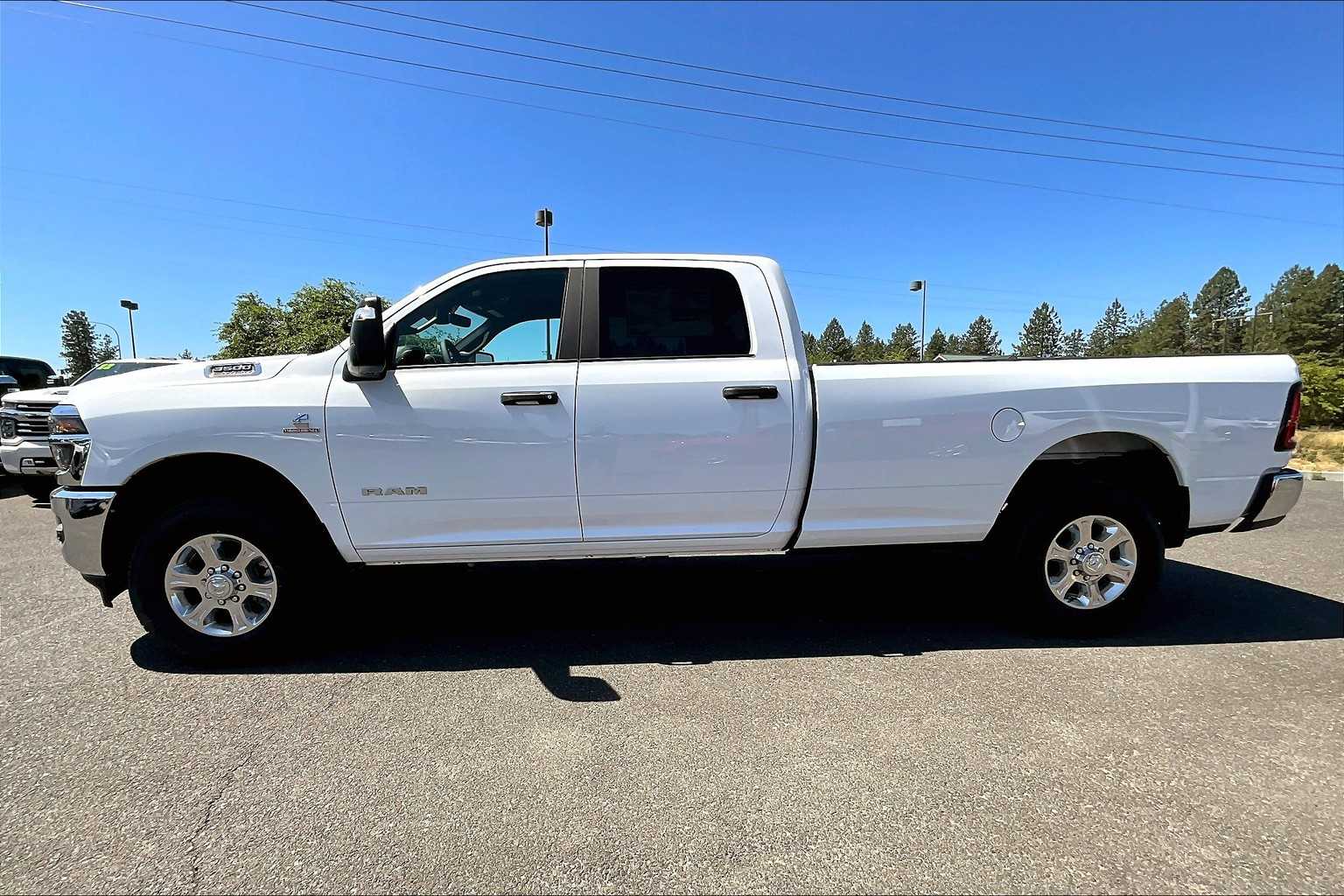 2025 Ram 3500 Big Horn photo 3