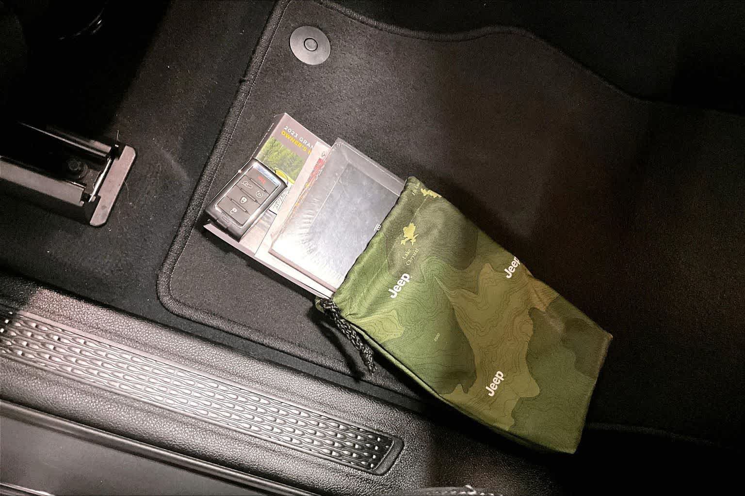 Thumbnail: 2023 Jeep Grand Cherokee L - 20