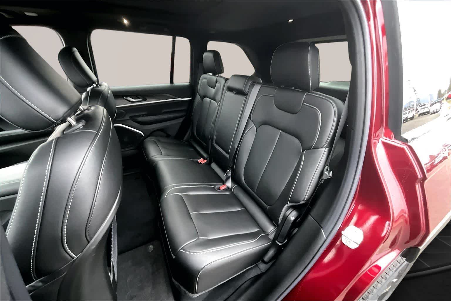 Thumbnail: 2026 Jeep Grand Cherokee - 13