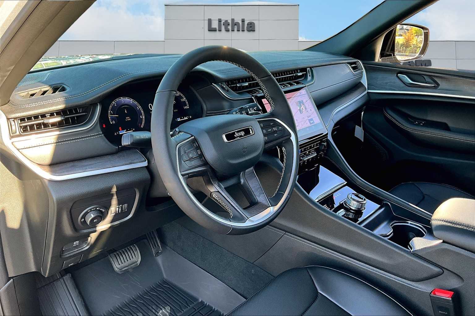 Thumbnail: 2025 Jeep Grand Cherokee - 2