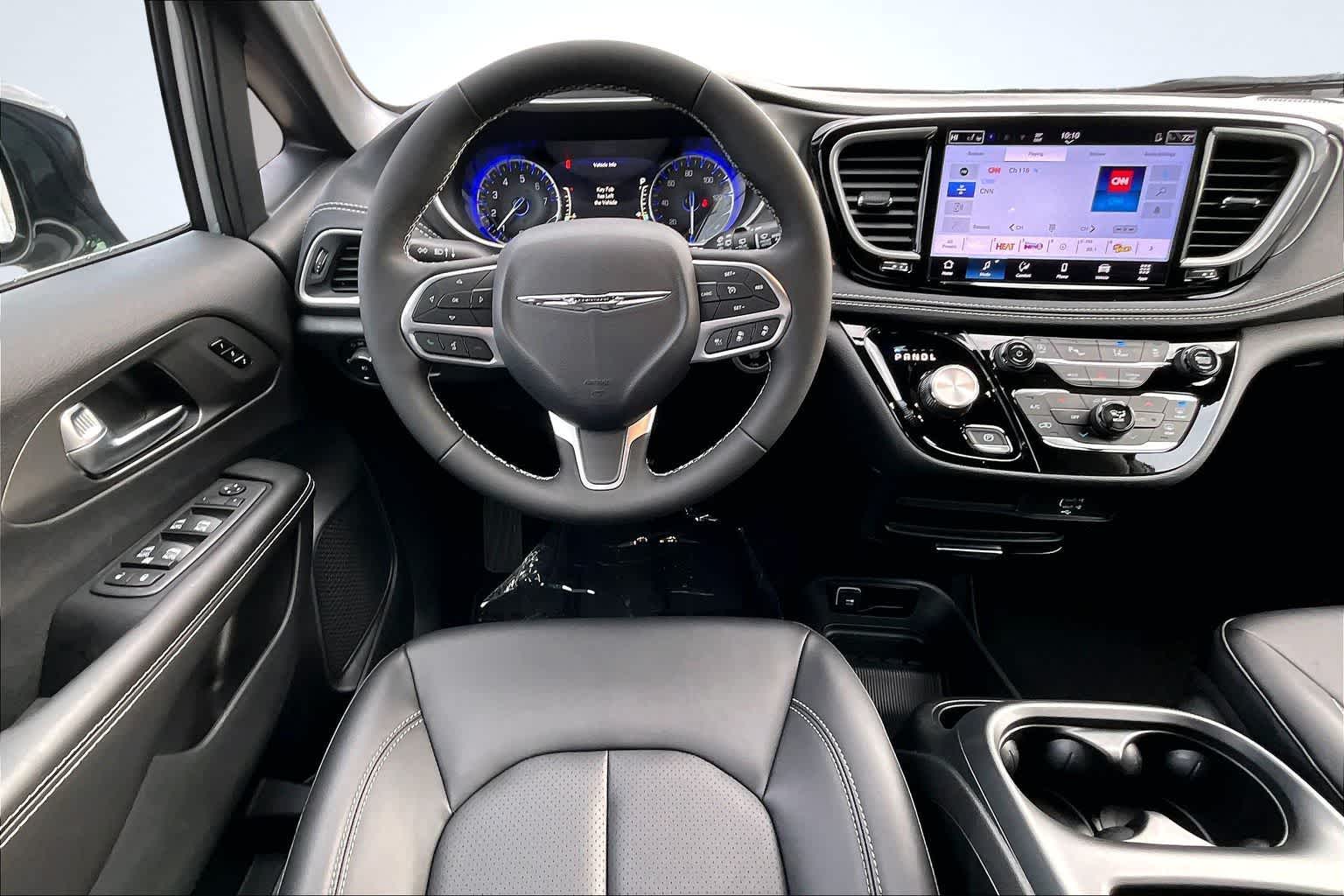 Thumbnail: 2026 Chrysler Pacifica - 15