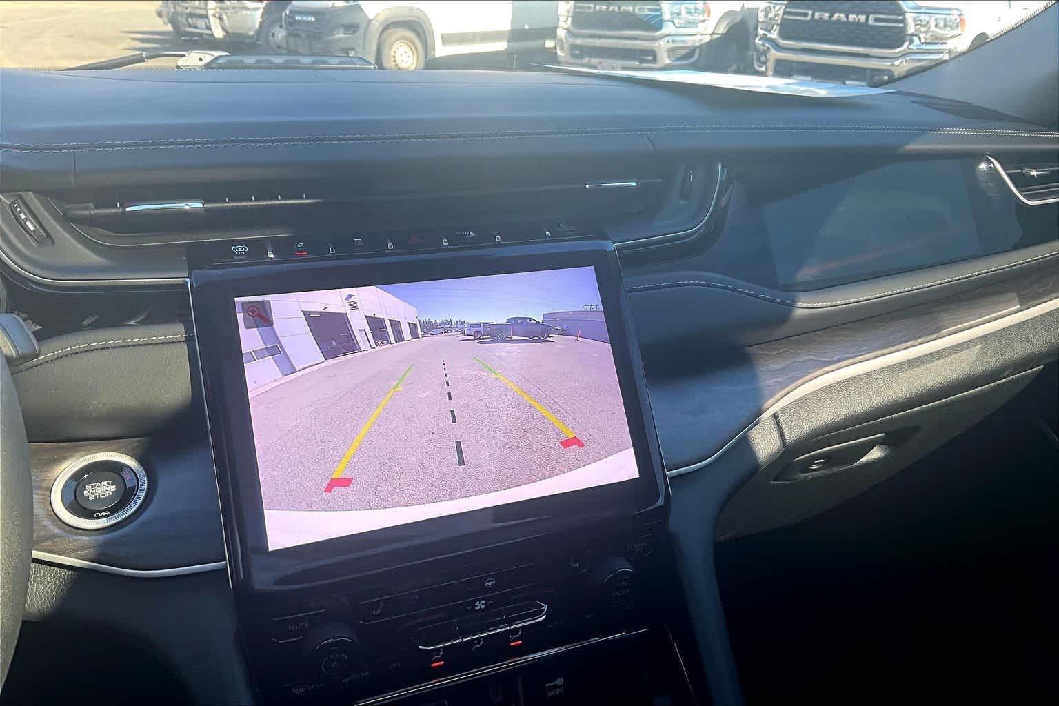 Thumbnail: 2022 Jeep Grand Cherokee - 27