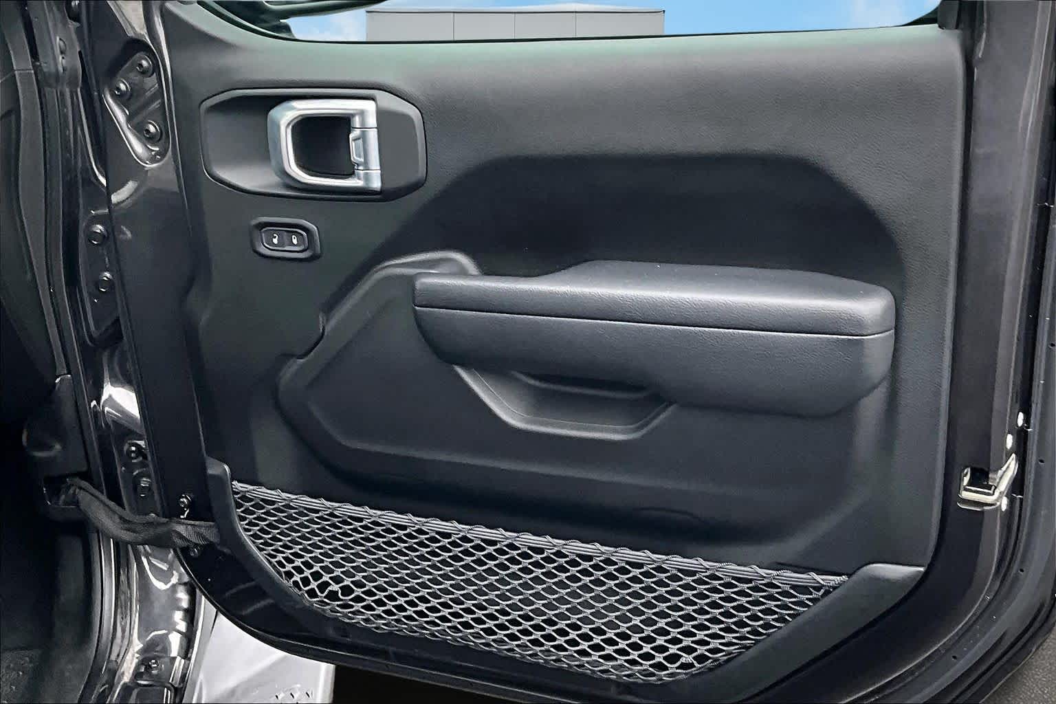 Thumbnail: 2022 Jeep Gladiator - 29