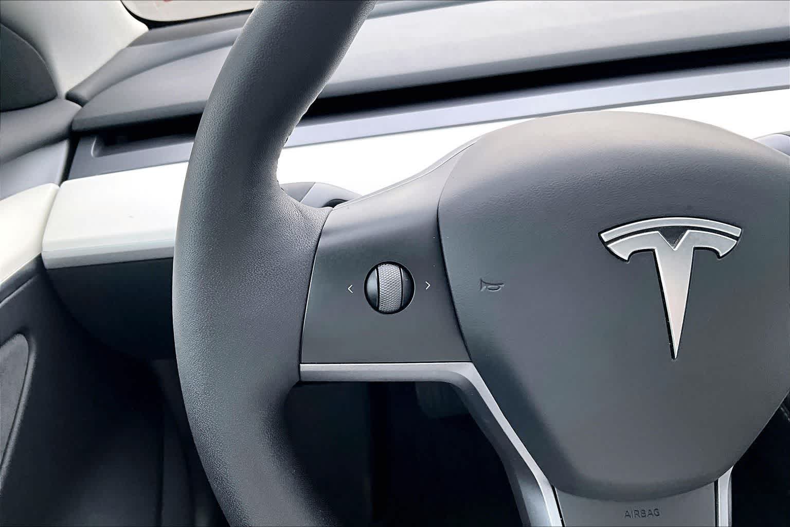 Thumbnail: 2023 Tesla Model 3 - 25