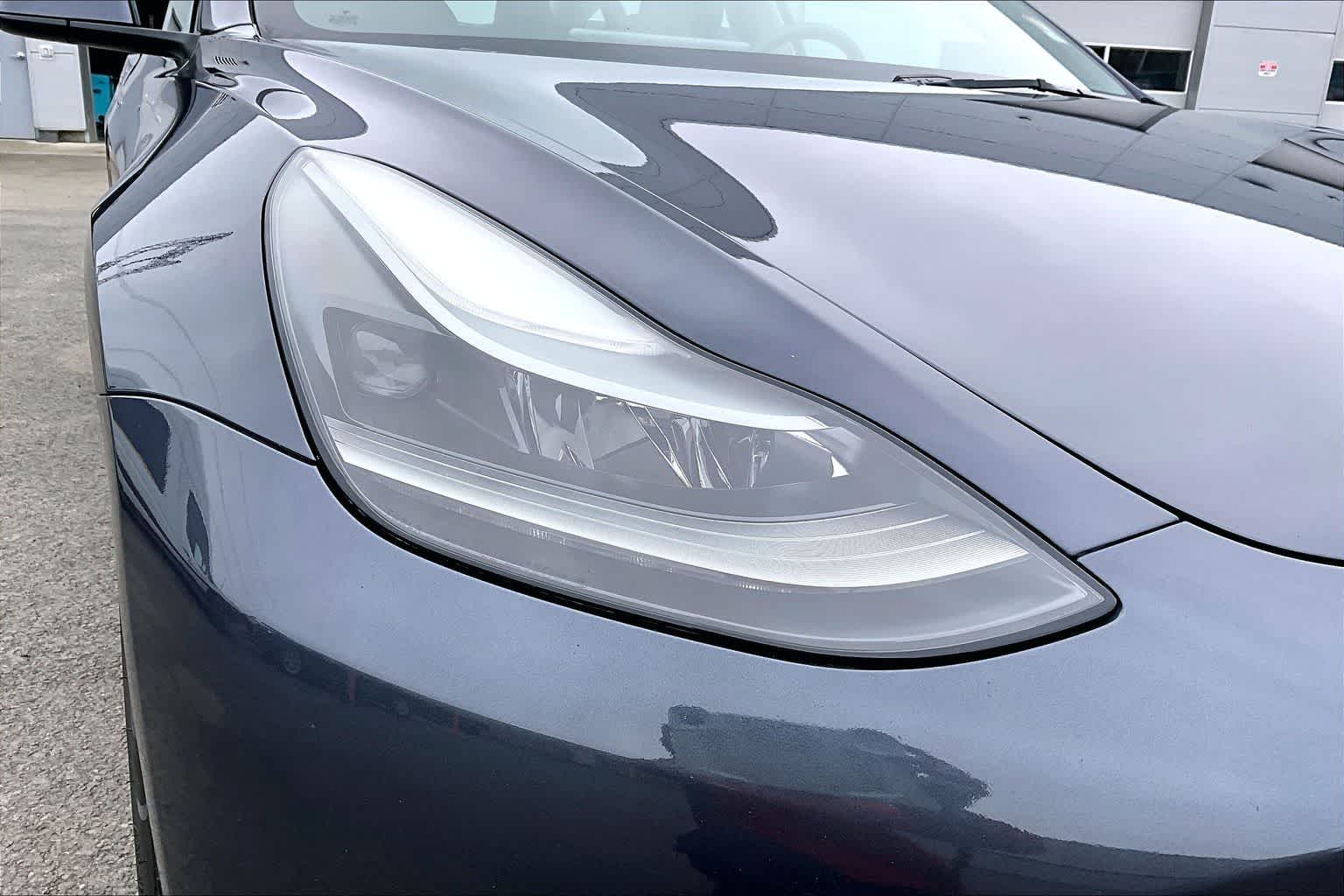 Thumbnail: 2023 Tesla Model 3 - 31