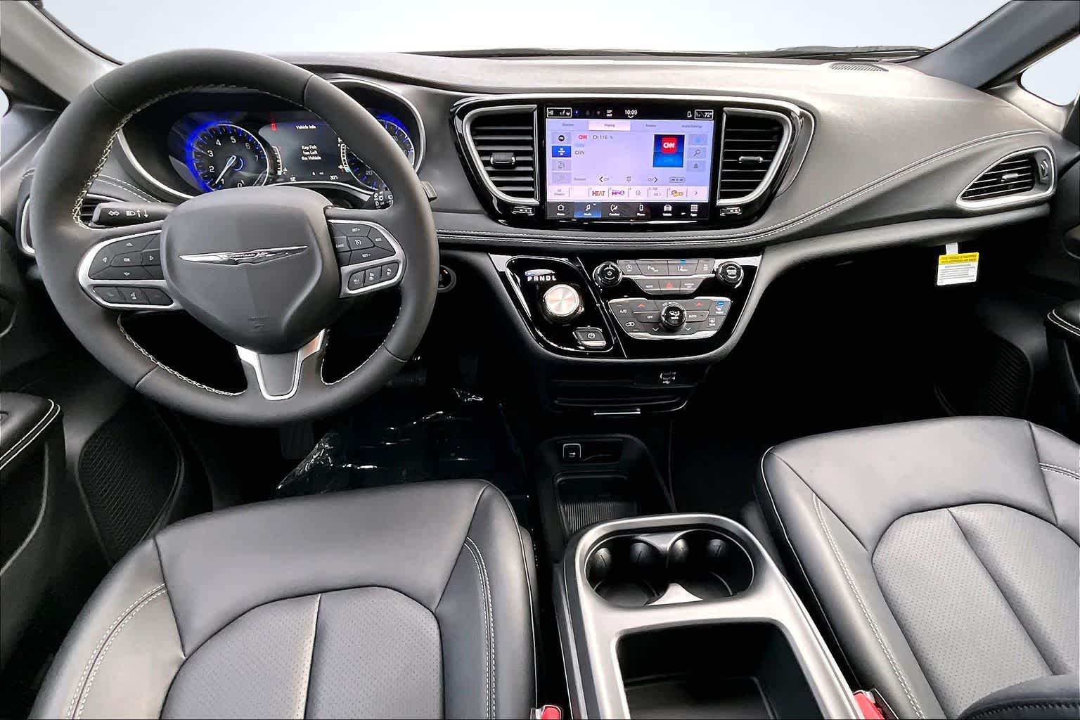 Thumbnail: 2026 Chrysler Pacifica - 10