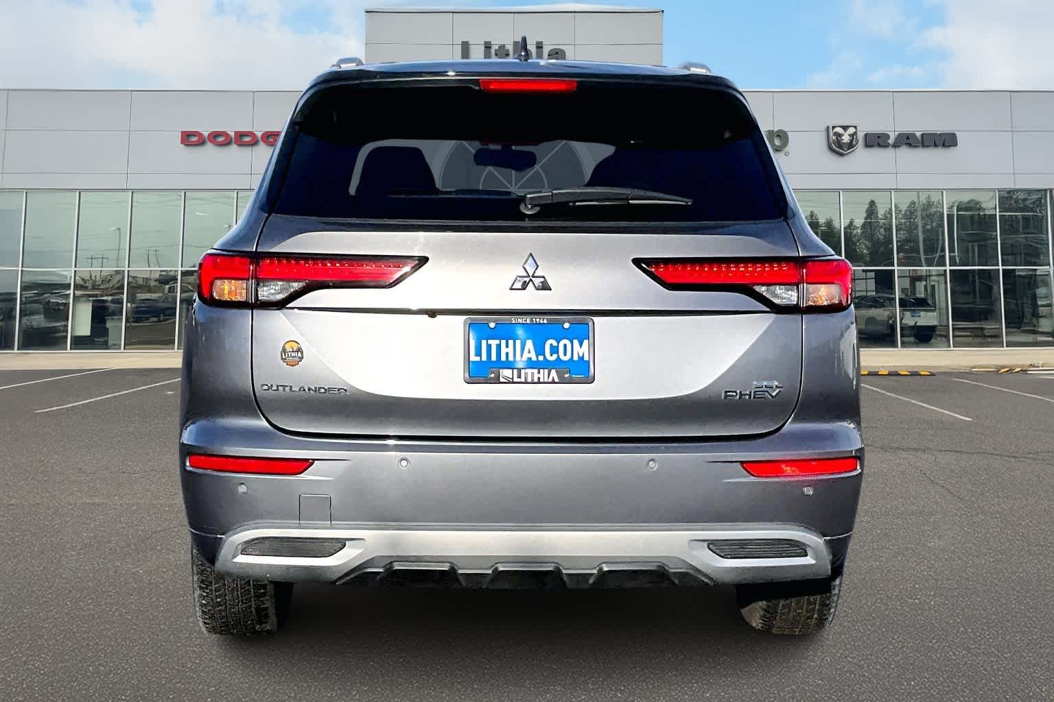 Thumbnail: 2023 Mitsubishi Outlander - 5