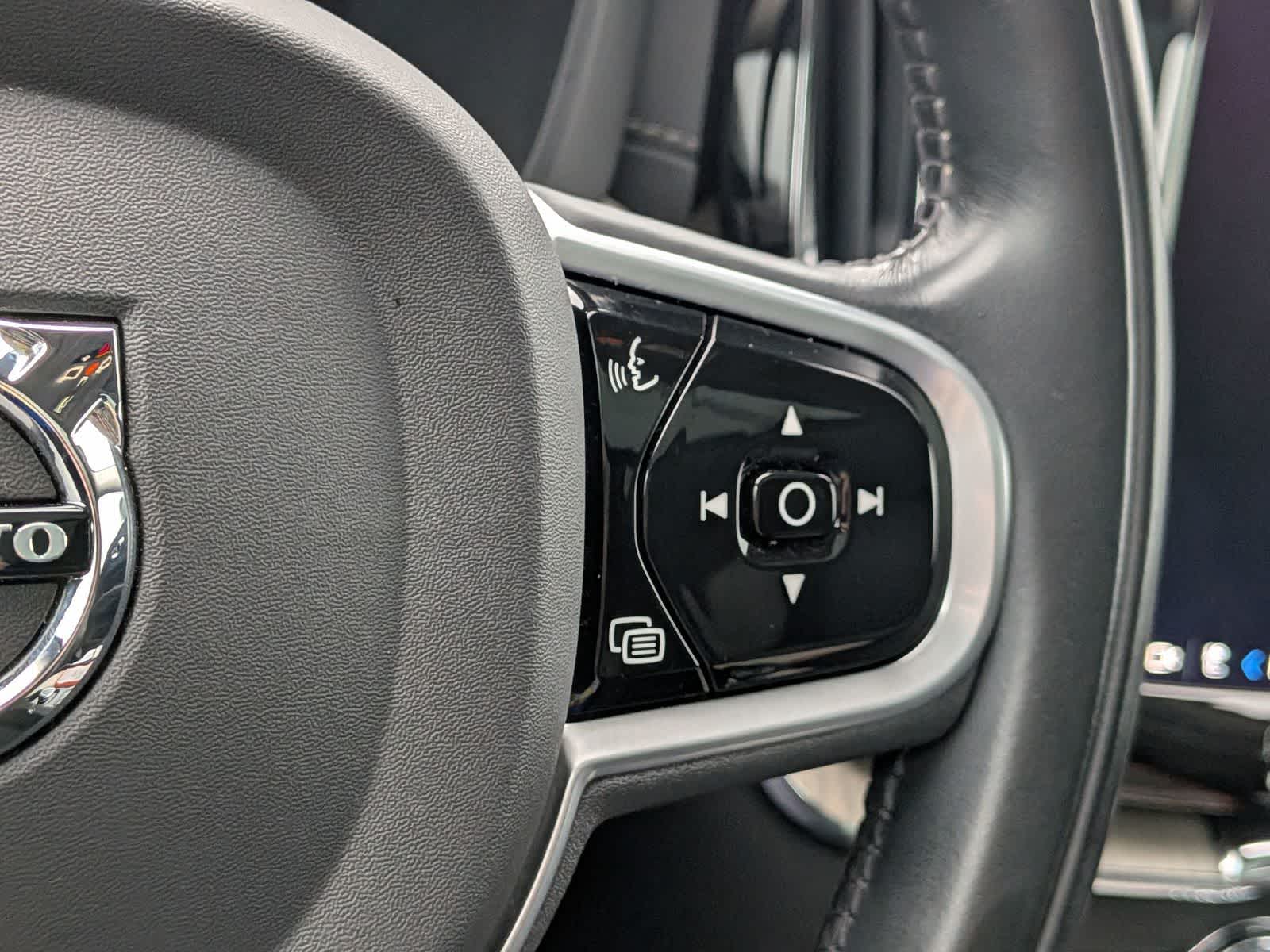 Thumbnail: 2022 Volvo XC60 - 26