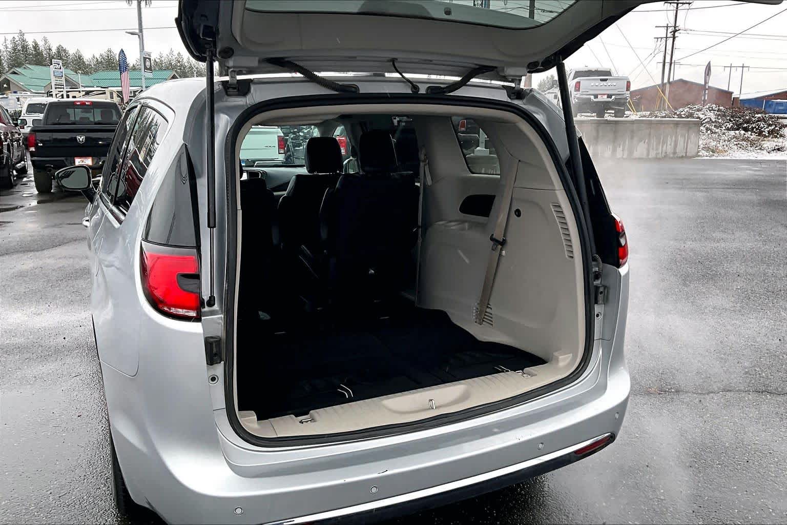 Thumbnail: 2024 Chrysler Pacifica - 19