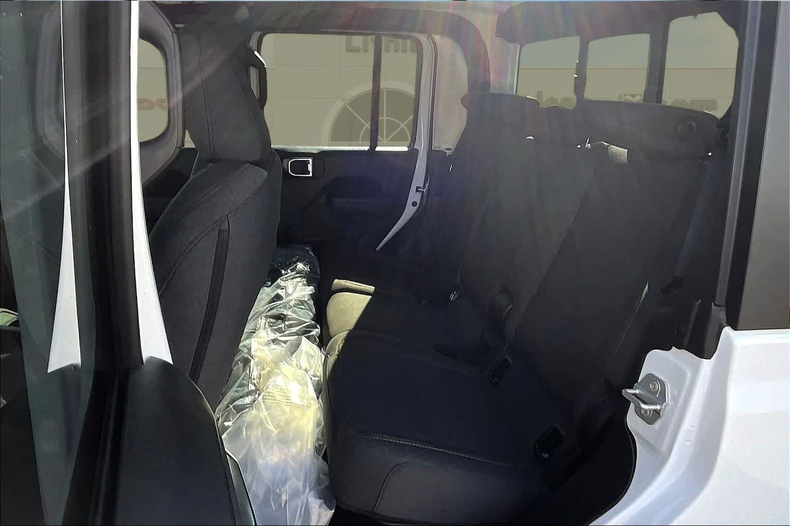 Thumbnail: 2025 Jeep Gladiator - 13