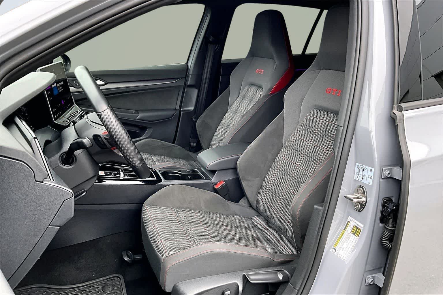 Thumbnail: 2025 Volkswagen Golf - 11