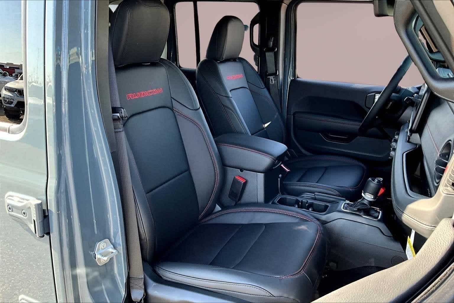 Thumbnail: 2025 Jeep Wrangler - 14