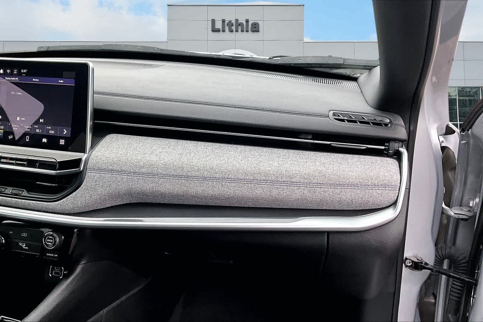 Thumbnail: 2024 Jeep Compass - 24