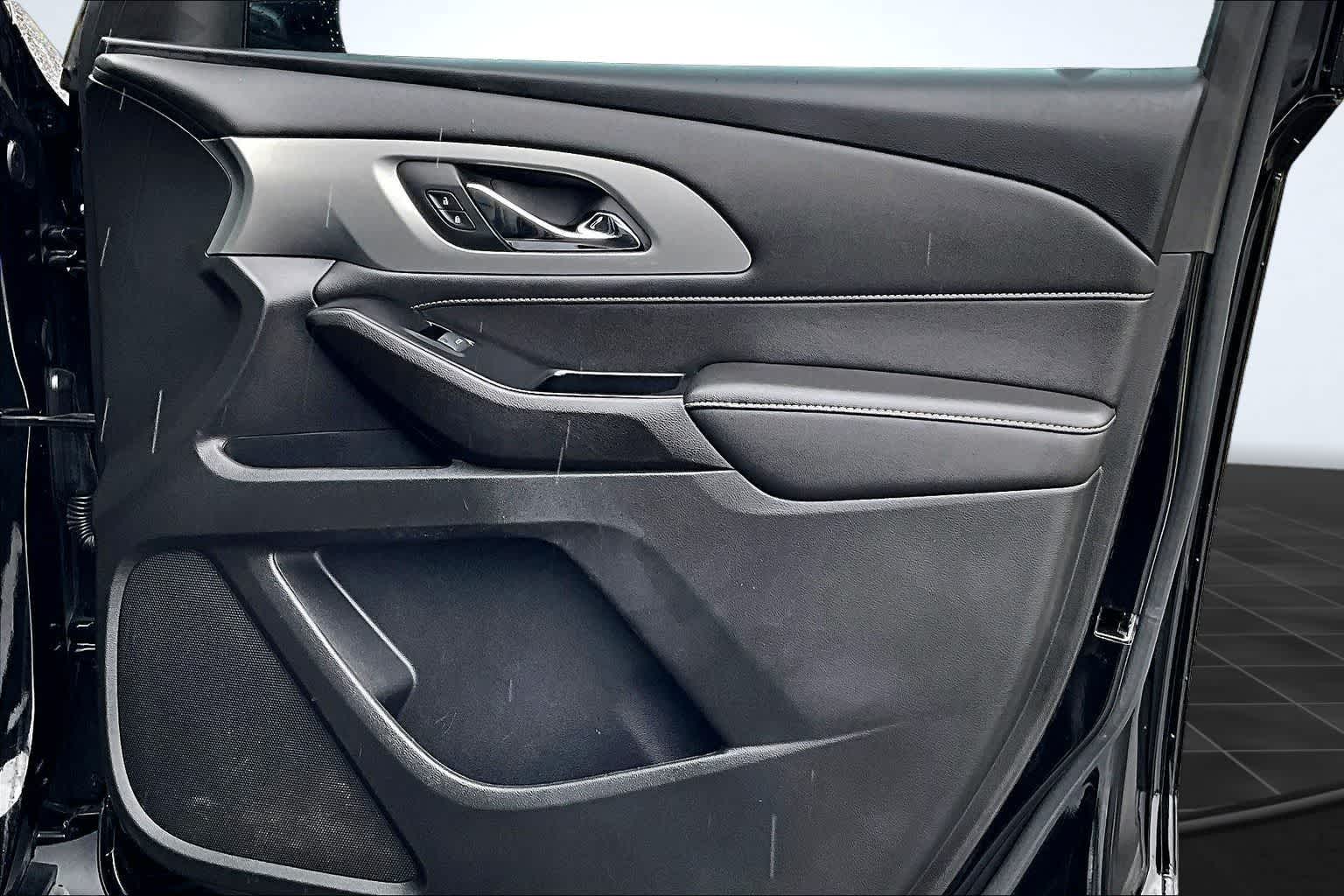 Thumbnail: 2023 Chevrolet Traverse - 29