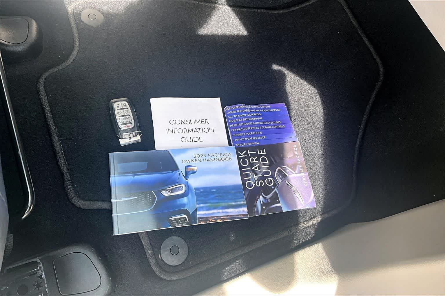 Thumbnail: 2024 Chrysler Pacifica - 20