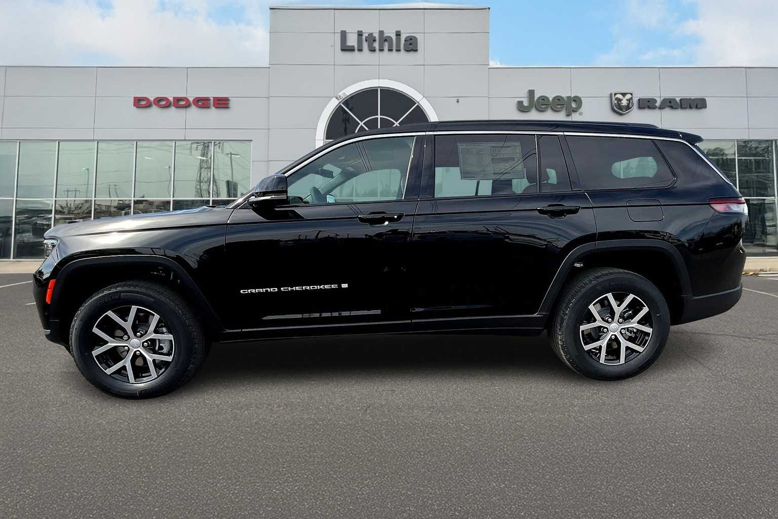 Thumbnail: 2025 Jeep Grand Cherokee L - 3