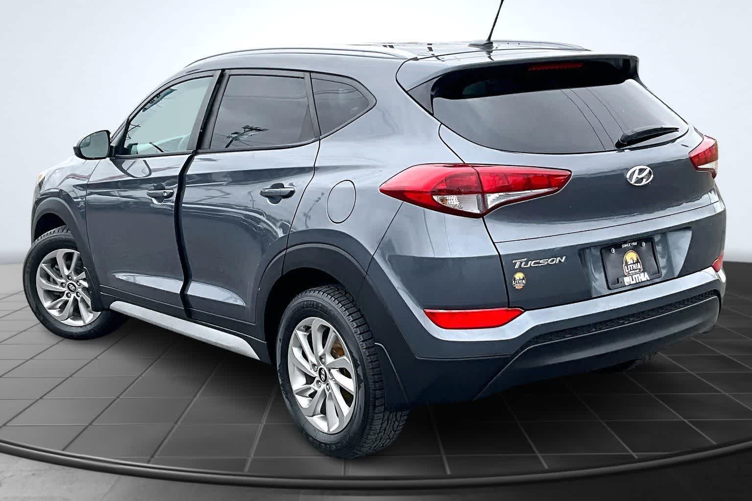 Thumbnail: 2017 Hyundai Tucson - 4