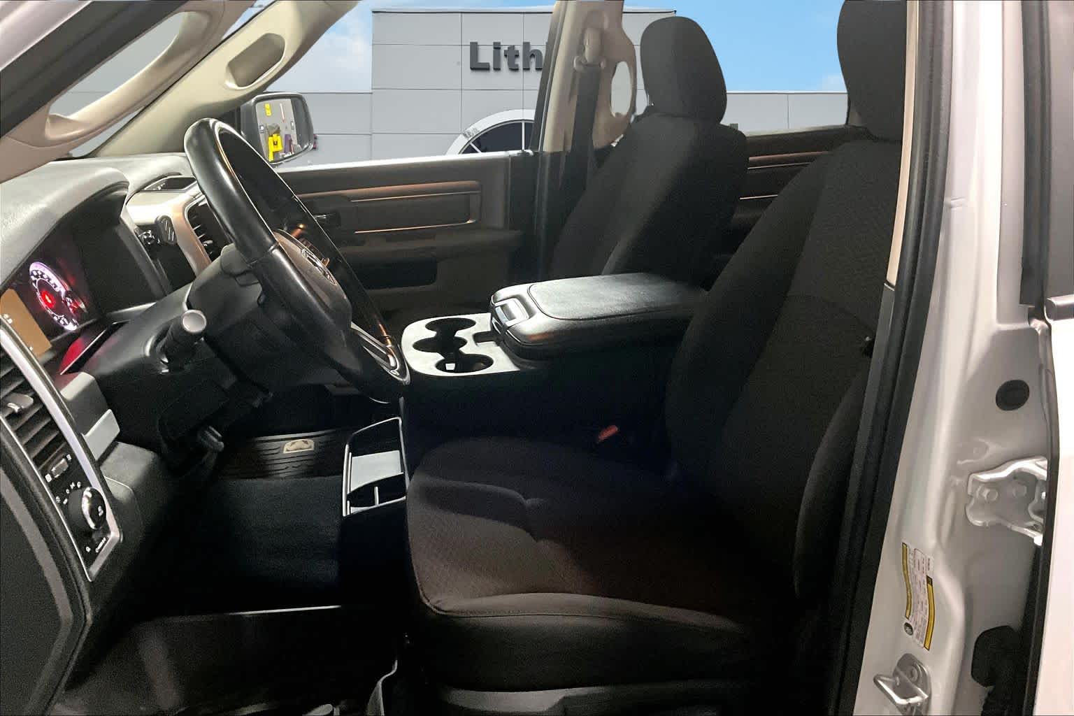 Thumbnail: 2020 RAM 1500 Classic - 11