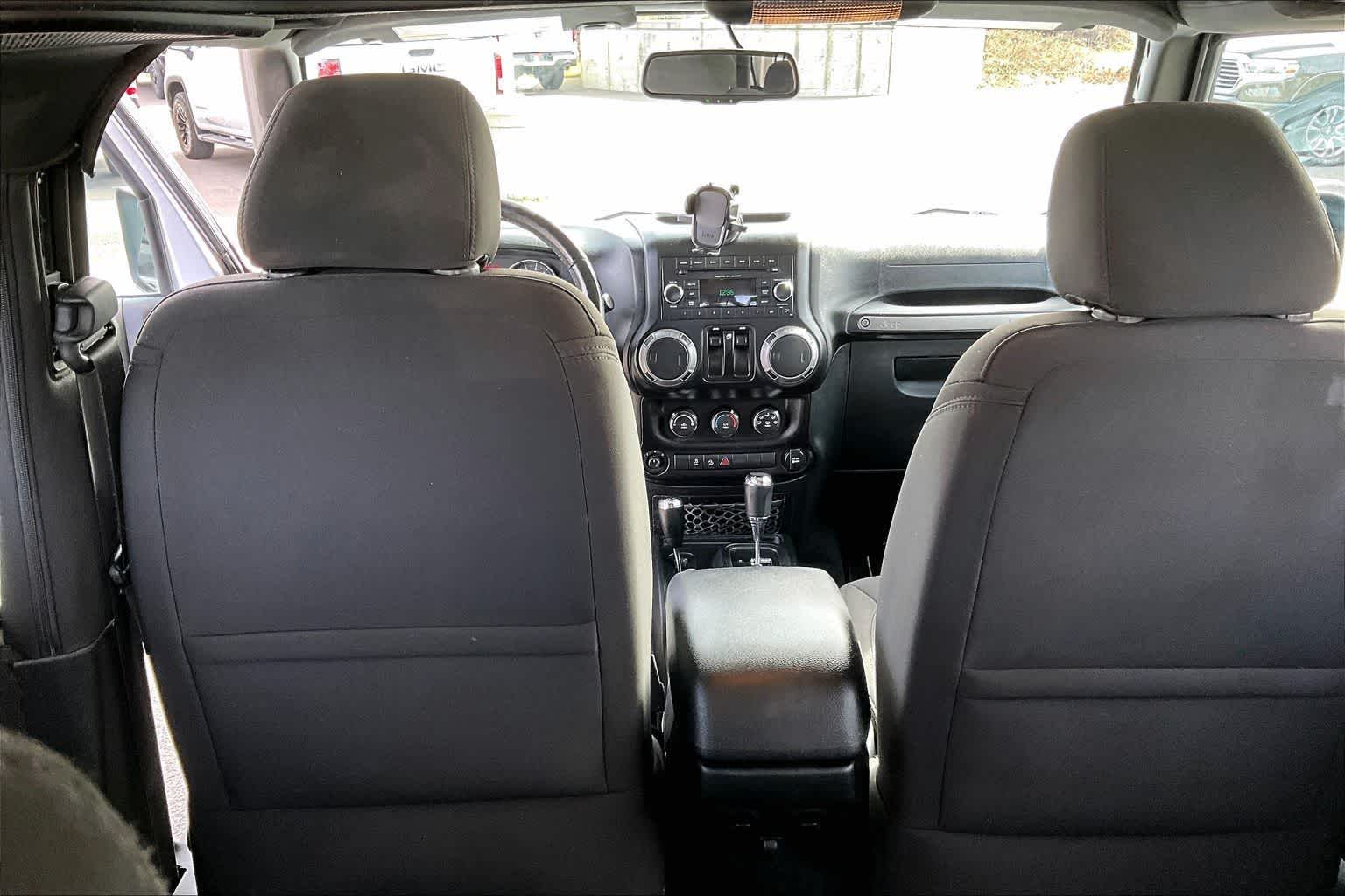 Thumbnail: 2017 Jeep Wrangler - 12