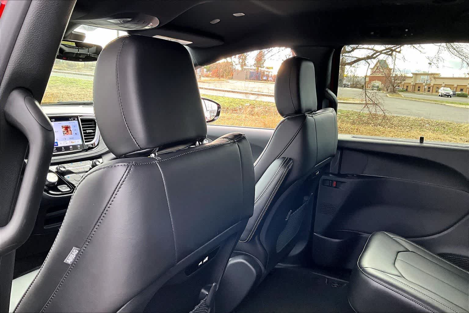 Thumbnail: 2026 Chrysler Pacifica - 12