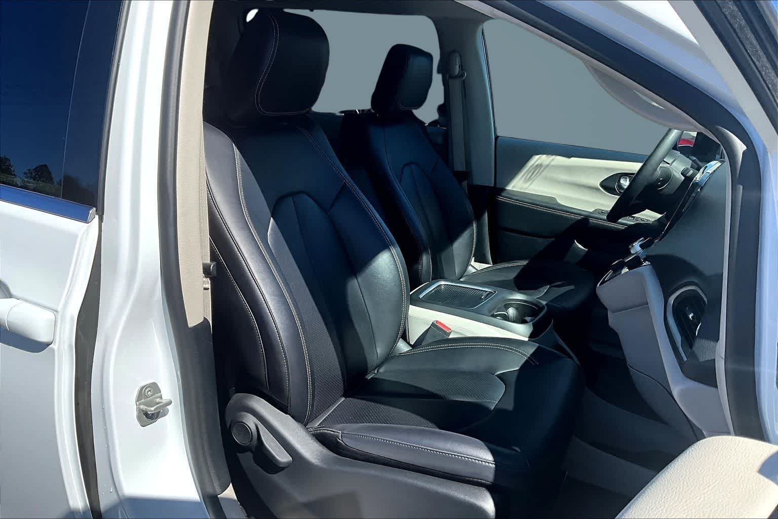 Thumbnail: 2024 Chrysler Pacifica - 14