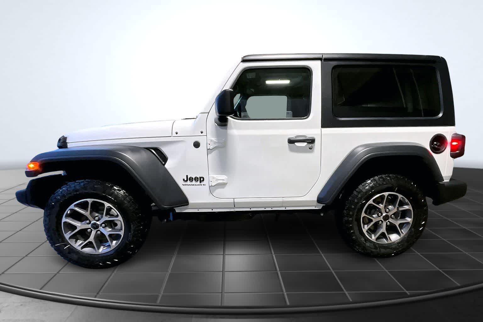 Thumbnail: 2026 Jeep Wrangler - 3