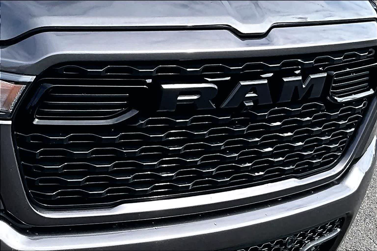 Thumbnail: 2025 RAM 1500 - 33